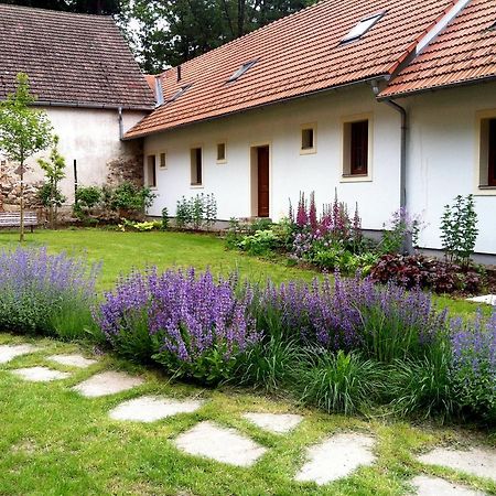 Veverci Dvur Hotel Rosec Bagian luar foto
