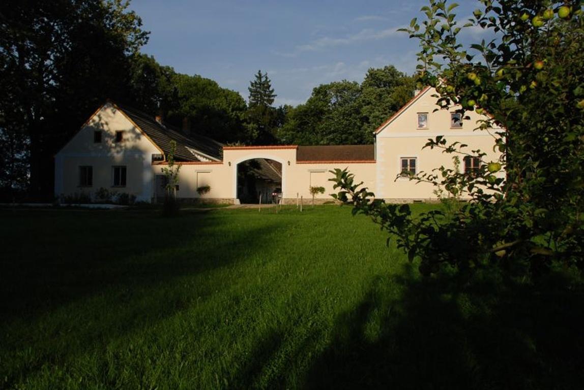 Veverci Dvur Hotel Rosec Bagian luar foto