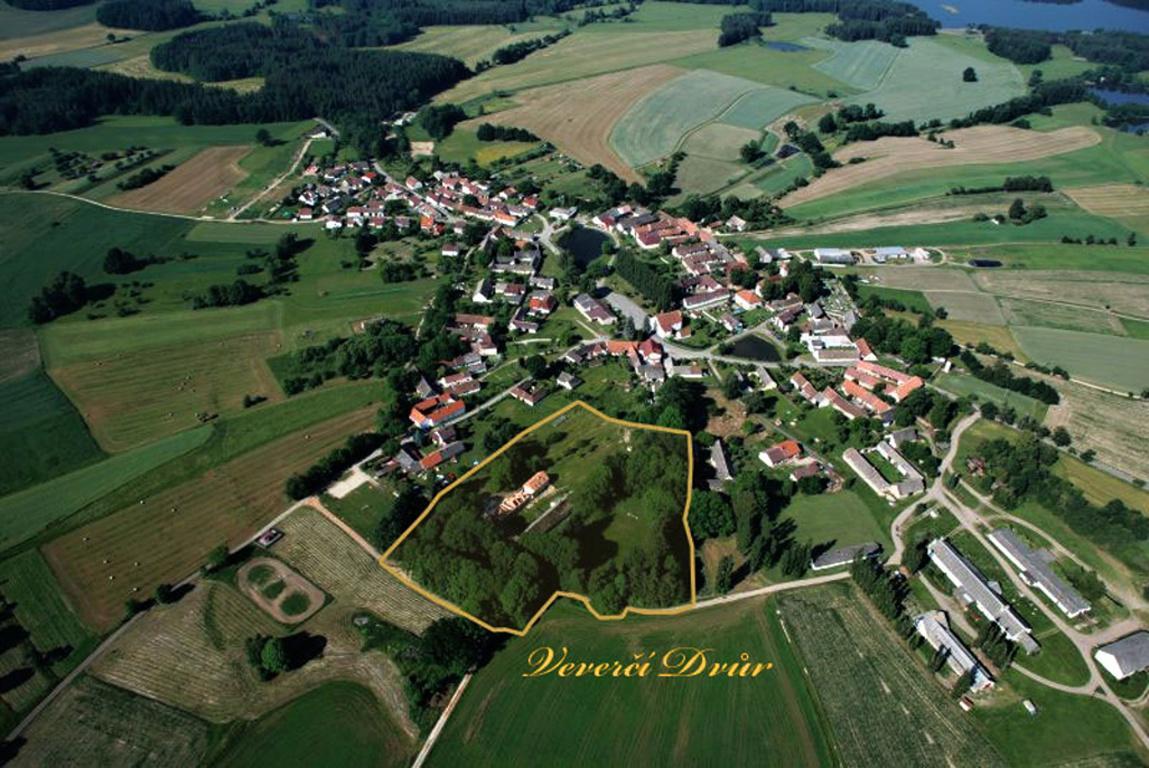 Veverci Dvur Hotel Rosec Bagian luar foto